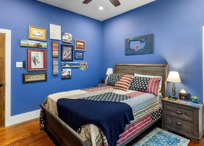 Stockyards-3/4 Mile Away!-sleeps 8-americana House * Fort Worth