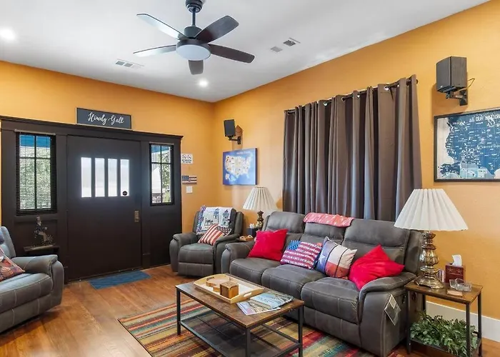 Holiday home Stockyards-3/4 Mile Away!-sleeps 8-americana House Fort Worth