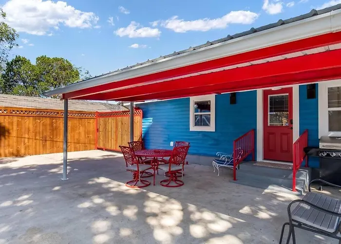 Stockyards-3/4 Mile Away!-sleeps 8-americana House * Fort Worth